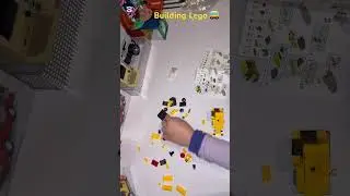 I am Building a Lego School bus 100 pieces