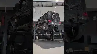 Oilchange on a 2.6 ton G Wagon #mechanic #repair #mercedes #gwagon #suv #oilchange #maintenance