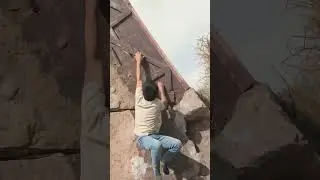man climbing rock #climbing #ai #funny #howtomakevideowithai #youtubevio #shortvideo #comedy