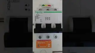 Mini Disjuntor Schneider Electric K32a 3P C 63A 3KA 230/400Vca