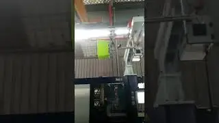 CARTESIAN ROBOT or robot arm of injection moldig machine for  Tranfer box with runner cut