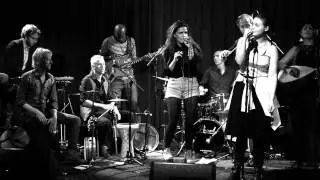 Julia Spada - L&auml;gg dig ner@mixmusik