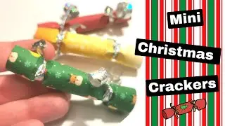 DIY How To Make Miniature CHRISTMAS CRACKERS for Dolls. Quick Easy Craft for Barbie/FREE PRINTABLE