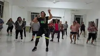 Tem Cabar&eacute; essa noite (zumba) professora Lidiane Barbosa.