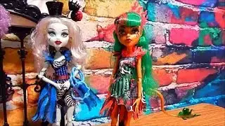 Monster High Freak du Chic Jinafire Long Circus Doll
