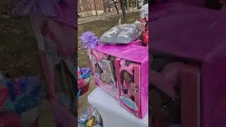 Посмотрим, что из этого выйдет. Первый день уличной торговли #барби #праздничныеподарки #уличнаят...
