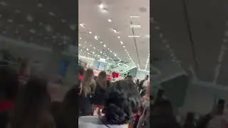 Viral Jockey Plaza H&M