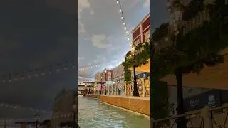 Weekend in Doha Qatar🇶🇦 #music #qatar #mallofqatar #villagiomall #cheesecakefactory #souqwaqif