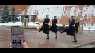 Пост №1 — так называют Пост Почётного караула у Вечного огня на Могиле Неизвестного Солдата .