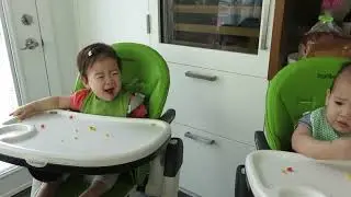 6 month old learning eat solid food
