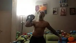 Clean and press (24kg kettlebell)