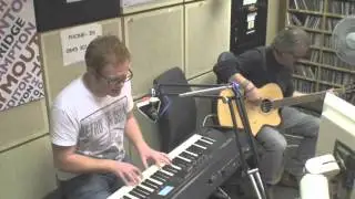 Walking Solo - The Red Bullets acoustic on Vic Morgan's Late Show