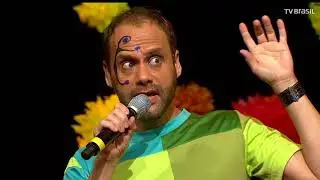 Carlos Navas canta 