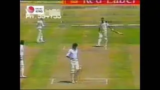 Kapil Dev little cameo 48 runs vs Srilanka | Sharjah Tri Series 1988