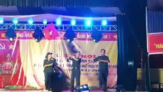 Bác Đang Cùng Chúng Châu Hành Quân độij văn nghệ thôn Đâu Kiên xã Quốc Tuấn 