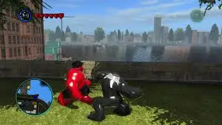 Giant Venom throwing hands with Red Hulk.