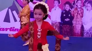 Lomba fashion show tema kartini