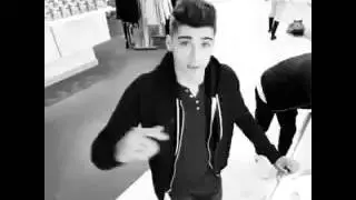 Vines 1d / Larry(47)