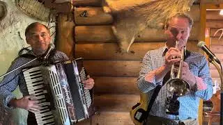 Alpenstarkstrom in der Blockh&uuml;tte Oberstaufen, Video 1 am 16.05.2024, Partyband, Alpenstarkstrom,