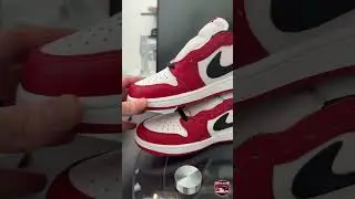 Real vs fake Jordan 1 Chicago low top. Be careful these are good