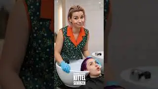 Yo Kittelfans! Ist mein #Nylonkittel im #Friseursalon nicht MEGA? 💇🏼&zwj;♀️ #aivideo