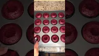 Delicious Red Velvet Cupcakes with Cheesecake Filling #redvelvet #birthday