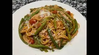 QUICK & EASY: PASTA WITH GREEN BEANS & CHERRY TOMATOES - A traditional summer dish from Apulia.