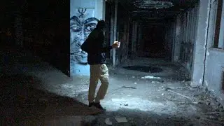 سمعت صوت خطوات تلاحقني في مصنع مخيف.. (هربت في آخر لحظة!)