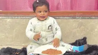 Baby playing pulses🫘/baby masti🤩#babyplaying #babyvoice #cutebaby #masti #mastitime #funny 