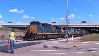 TRRS 375: STOP AND FLAG: CSX Freight Train Stops to Light up Fusees!