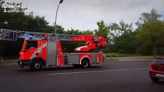 Blaulicht filmerei in Berlin.