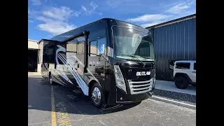 2023 THOR MOTOR COACH OUTLAW 38MB WALKTHROUGH! FULL BODY PAINT! 29K MILES! GENERATOR! 10' GARAGE!