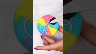 Viral string cupcake decorating meets 90's rainbow scratch art! 🦋🧁🌈