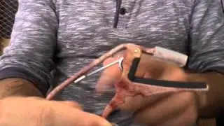 Как отрегулировать натяжение каподастра Kyser