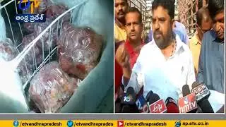 Health Officers Seize Rotten Meat | from Shops During Surprise Raid | Anantapur