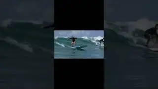 No hand stand up 🤙🏄🏼&zwj;♀️ #surfinglessons #waikiki #surfingadventures #gonesurfinghawaii
