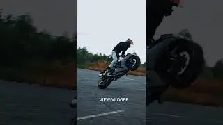WHO'S RIDING ? THE BIKE OR THE RIDER😂 ....