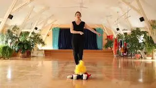 Der Ballettsaal kommt ins Wohnzimmer: Ballettzwerge Spr&uuml;nge durch den Raum