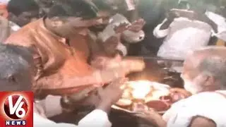 CM KCR's Childhood Friend Bommera Venkatesam Takes Charge As Kaleshwaram Temple Chairman | V6 News