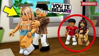 FINGIMOS ser BEBÊS para ESPIONAR um CASAL APAIXONADO e ISSO ACONTECEU... BROOKHAVEN RP Roblox