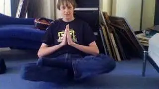 Ashida Kim's levitating technique