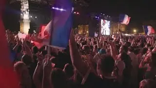 Fans go wild in Paris as France beat All Blacks in Rugby World Cup opener | AFP