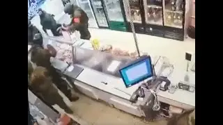 Mykolaiv region, Russian soldiers (Hords) successfully denazify electronics store.