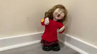 Christmas 1985 Caroling Kids Girl by Sandra Lee 👧🎄🎶