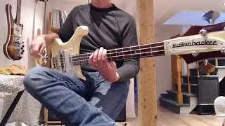 Rickenbacker 4001CS on a Yes track Close to the Edge Take1 Part1