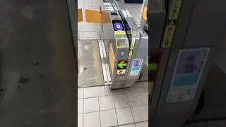 Passing Ticket Gate (Toshiba 東芝 EG-5200, Paper Ticket Entry) - #Osaka #Metro, #Japan #大阪メトロ #shorts