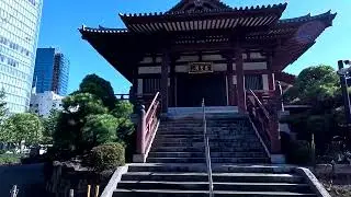 Walking in Japan - Zojoji Temple in Tokyo