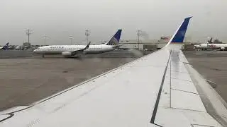 United 737-800 Morning Takeoff from Newark
