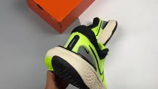 Nike ZoomX Invincible Run Flyknit Volt Barely Volt Black
