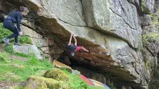 Bench Press (Both Variations) (f7A+, f7B) - Bench Tor, Dartmoor Bouldering